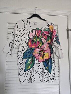 Vintage 80s White Long Sleeve Tee with Bold Floral Embroidery Graphic